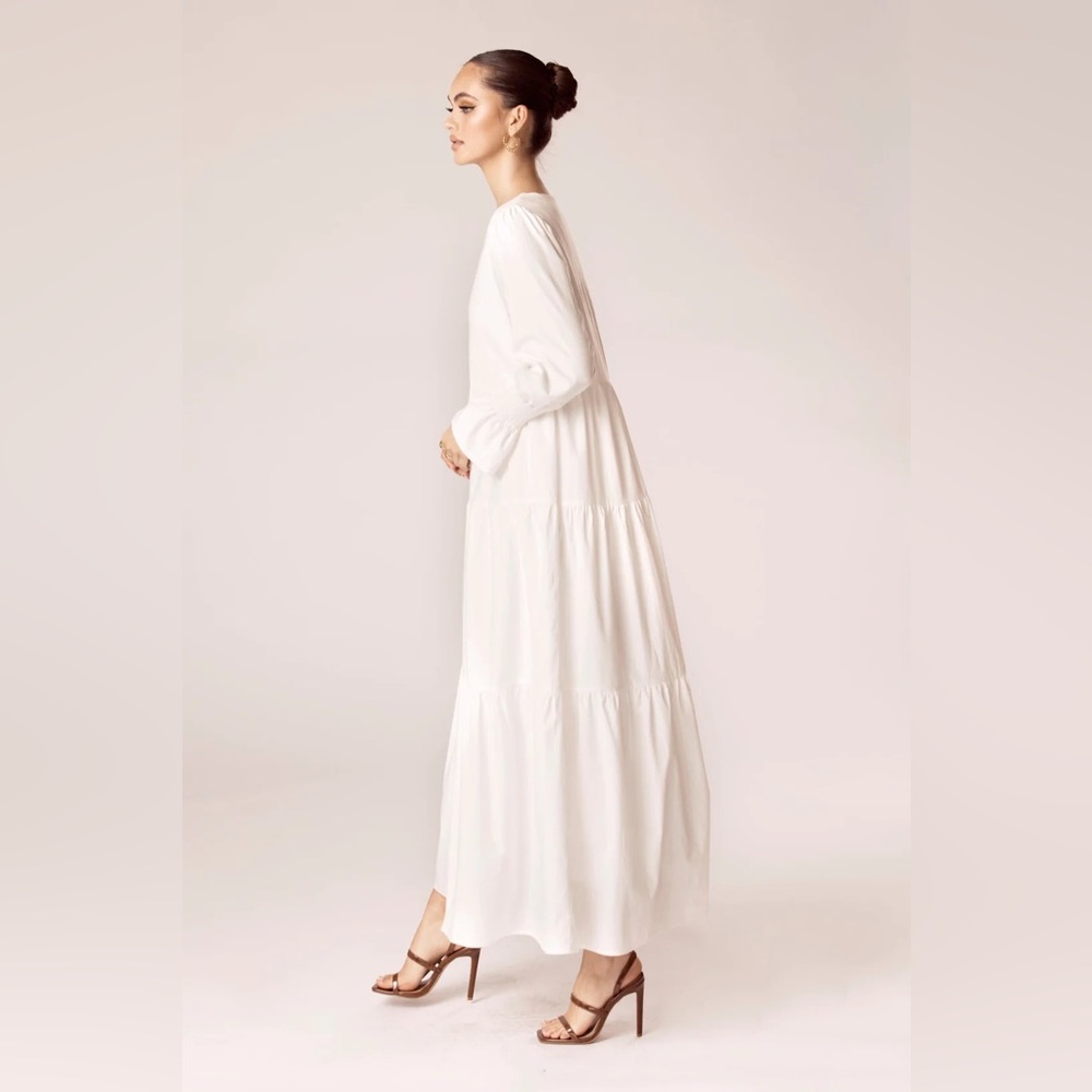 VEILED 🔹 White Maxi Dress - Picture 5 of 7